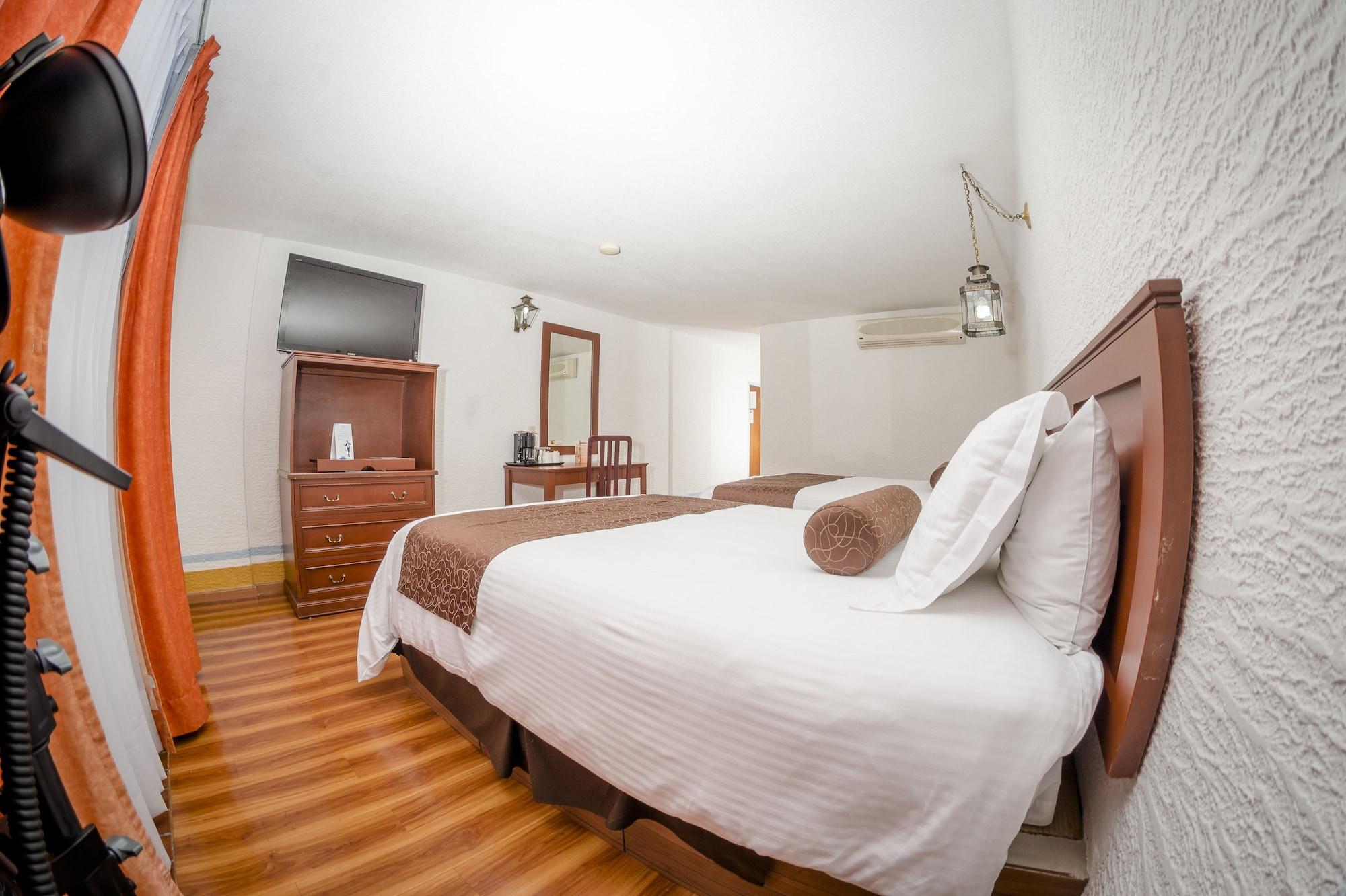 Howard Johnson By Wyndham Morelia Calle Real מראה חיצוני תמונה