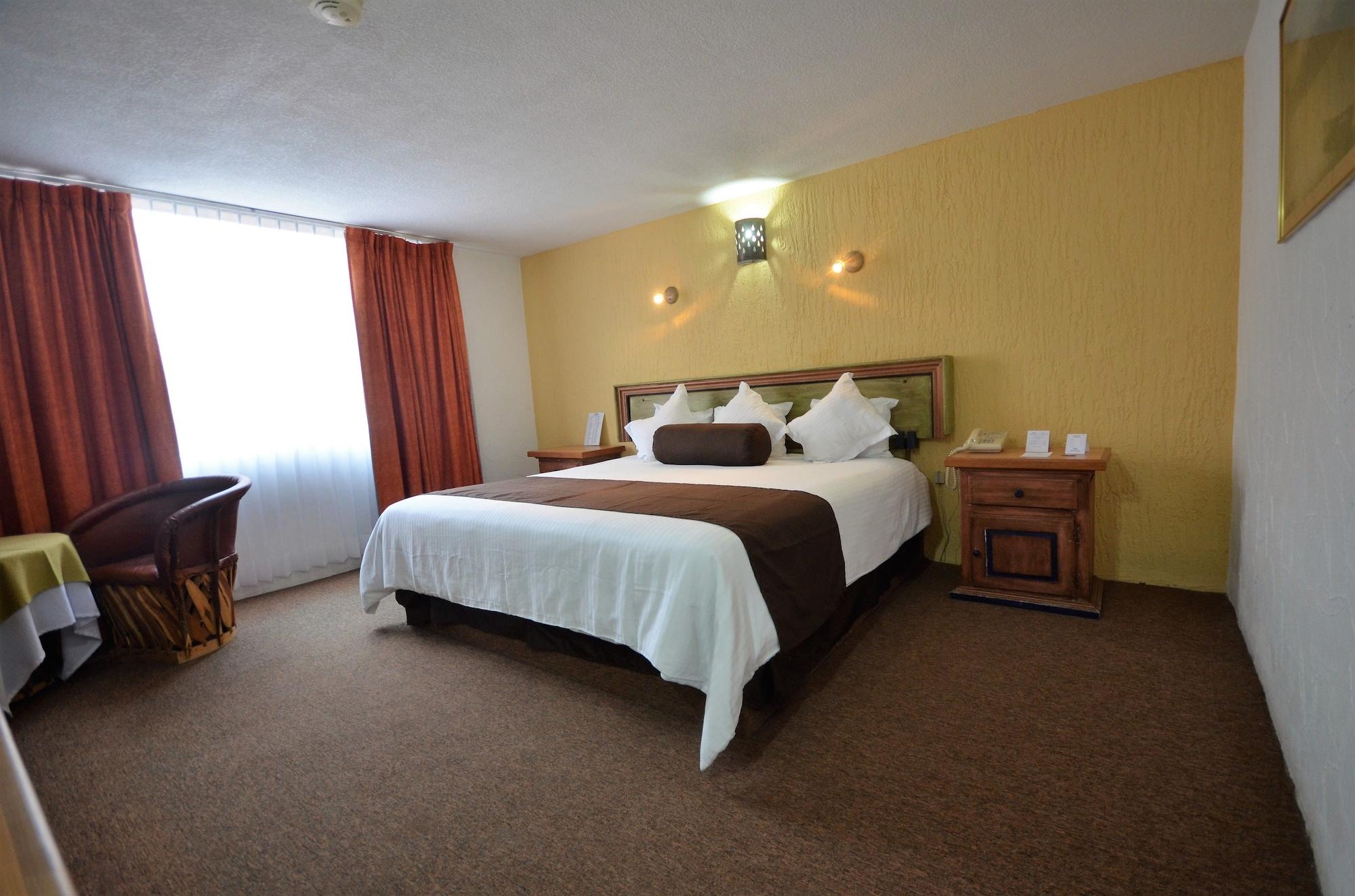 Howard Johnson By Wyndham Morelia Calle Real מראה חיצוני תמונה