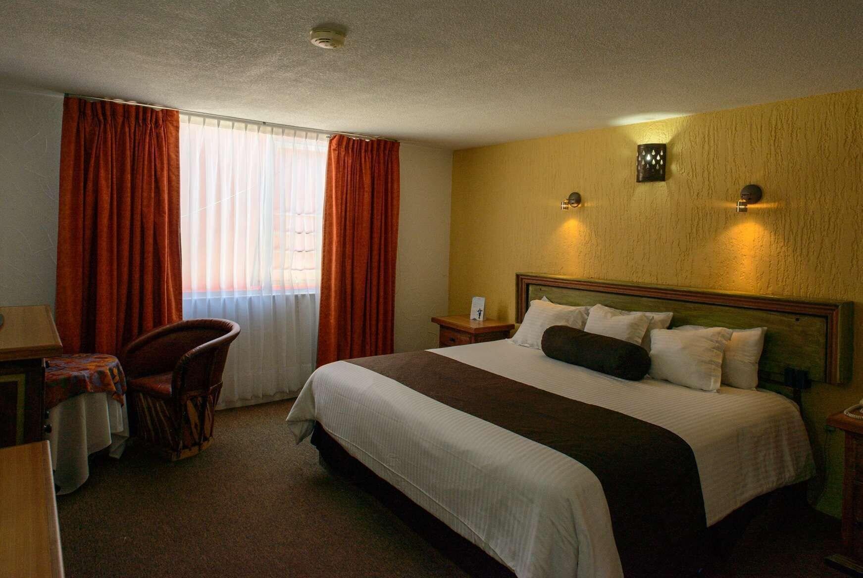 Howard Johnson By Wyndham Morelia Calle Real מראה חיצוני תמונה