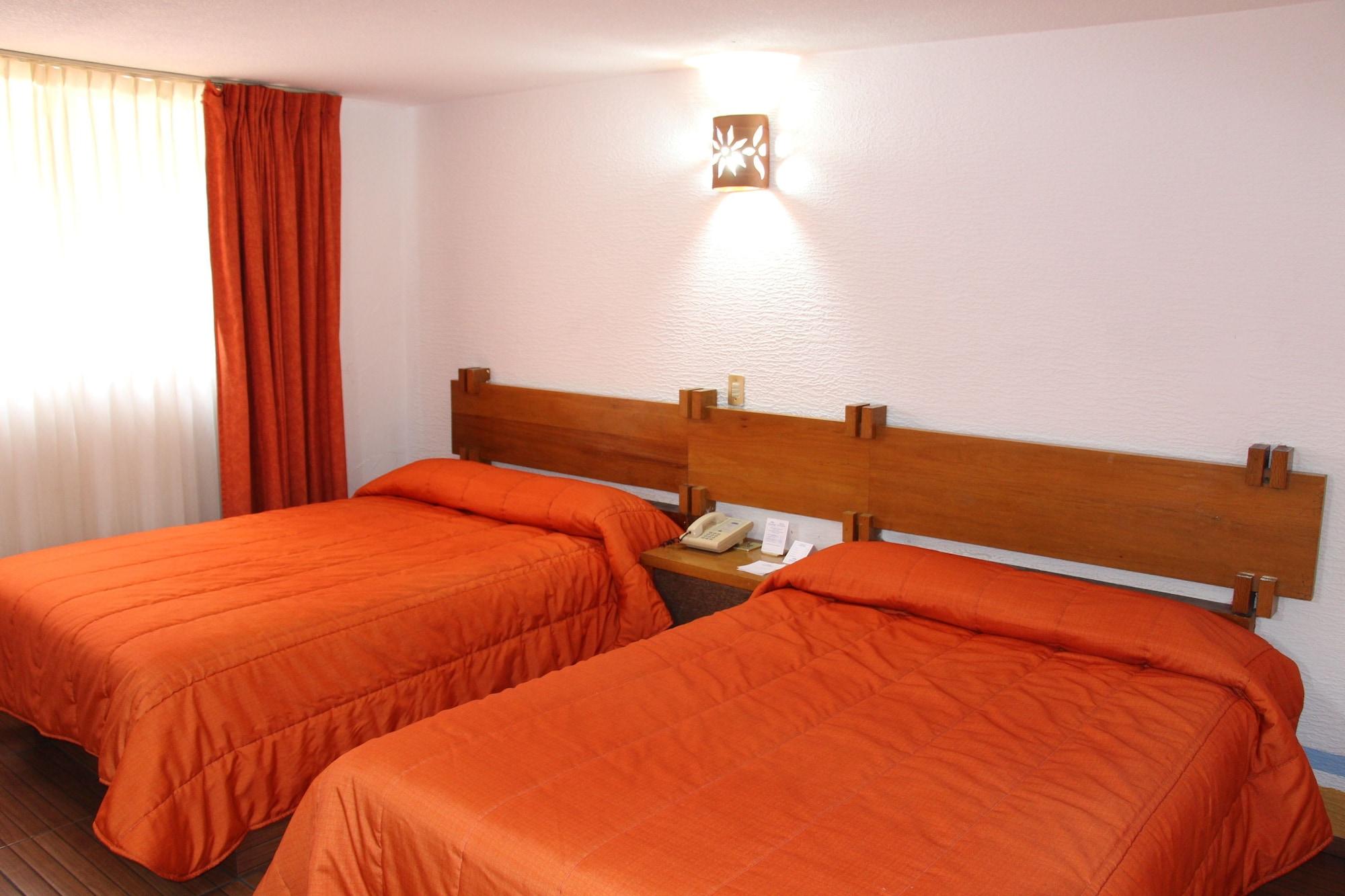Howard Johnson By Wyndham Morelia Calle Real מראה חיצוני תמונה