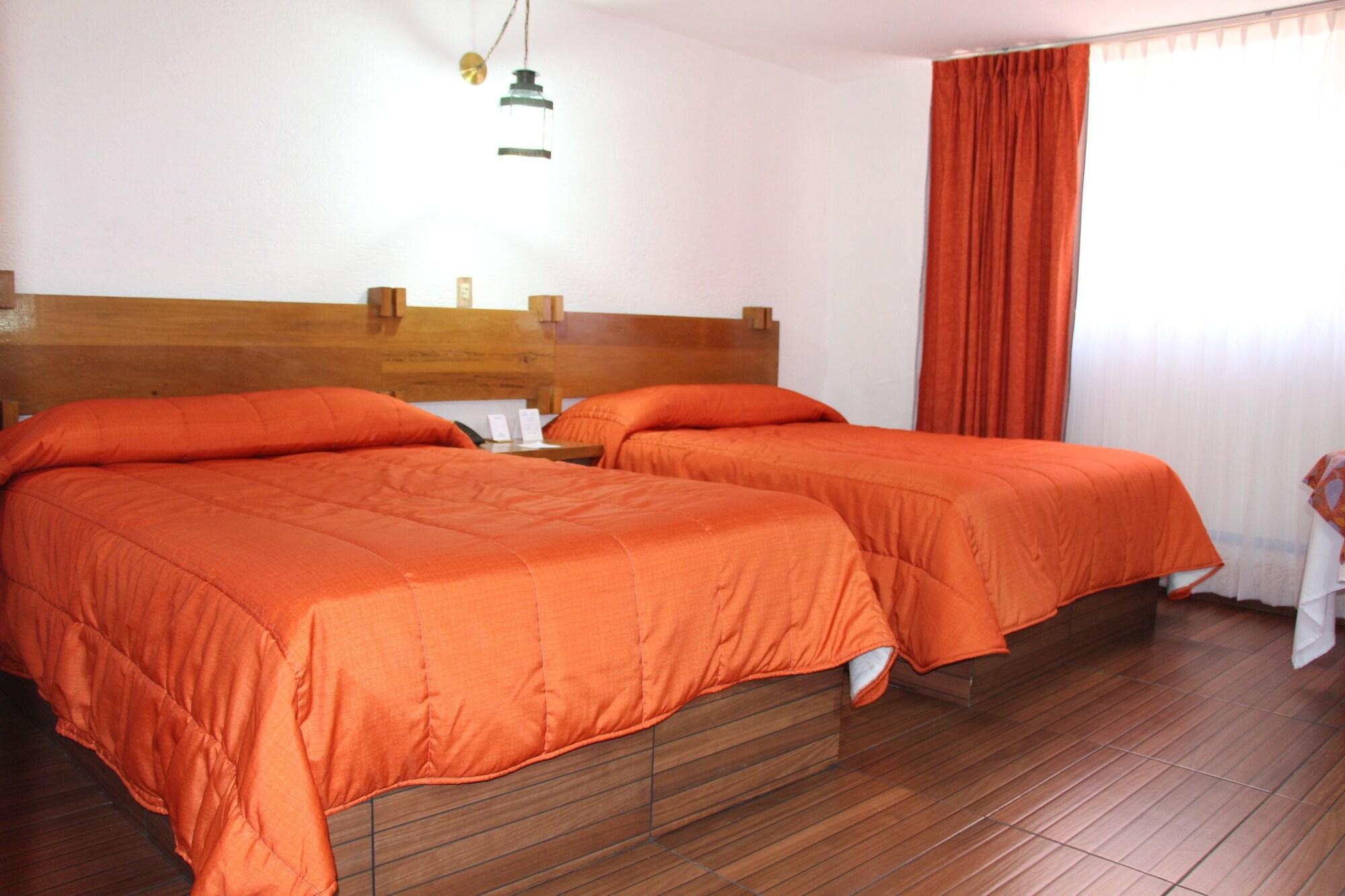 Howard Johnson By Wyndham Morelia Calle Real מראה חיצוני תמונה