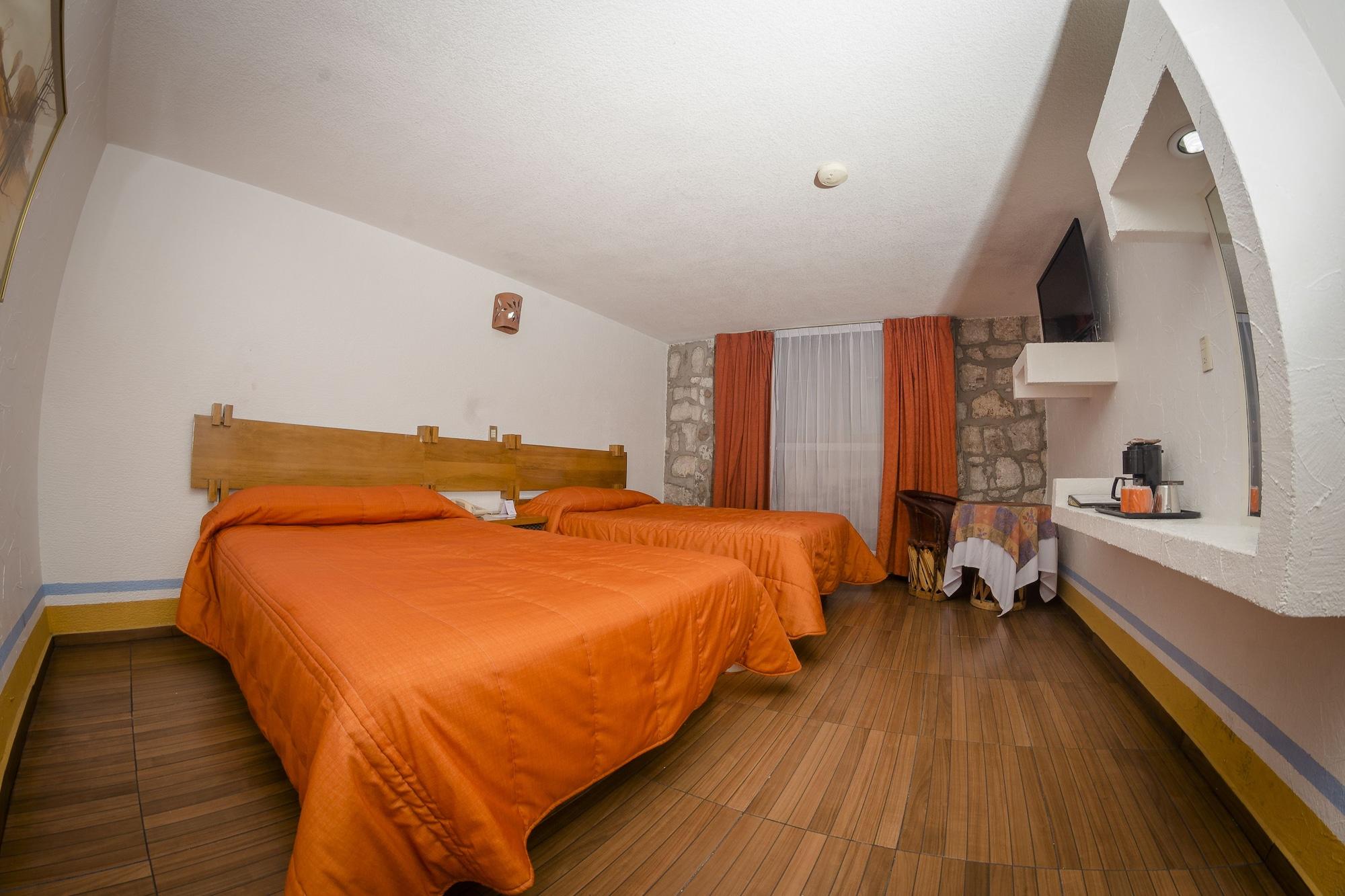 Howard Johnson By Wyndham Morelia Calle Real מראה חיצוני תמונה