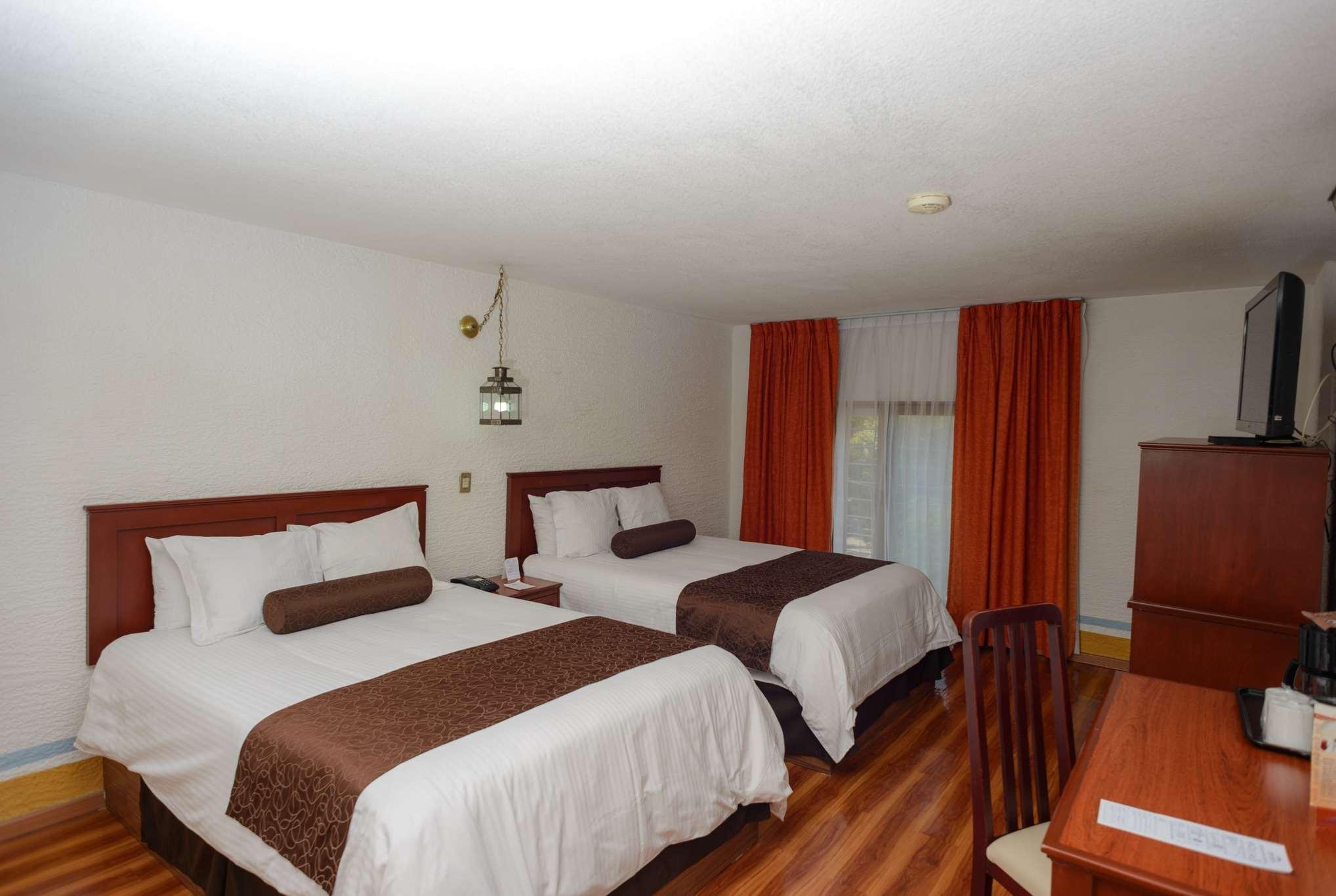 Howard Johnson By Wyndham Morelia Calle Real מראה חיצוני תמונה