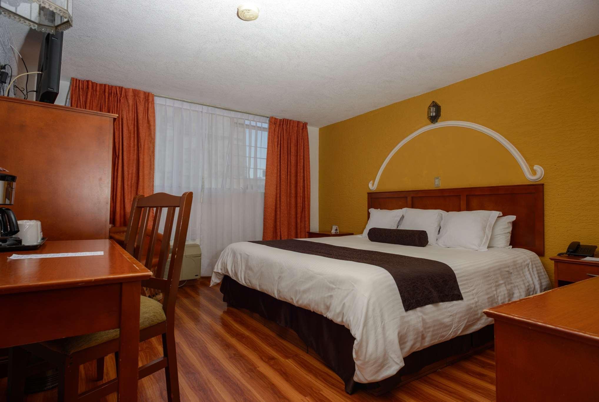 Howard Johnson By Wyndham Morelia Calle Real מראה חיצוני תמונה