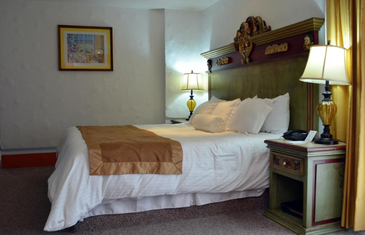 Howard Johnson By Wyndham Morelia Calle Real מראה חיצוני תמונה