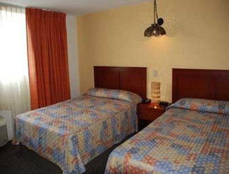 Howard Johnson By Wyndham Morelia Calle Real חדר תמונה