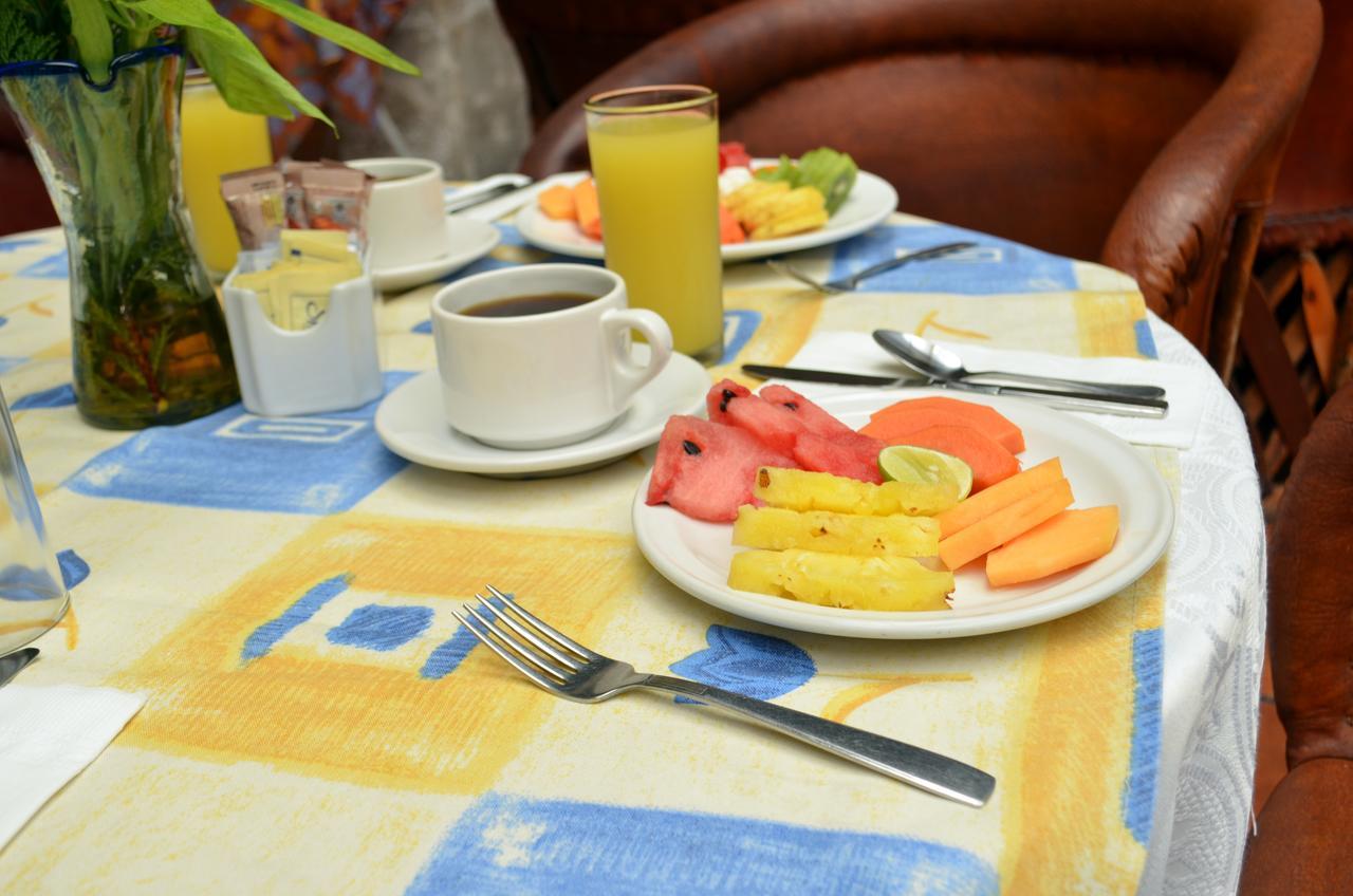 Howard Johnson By Wyndham Morelia Calle Real מראה חיצוני תמונה